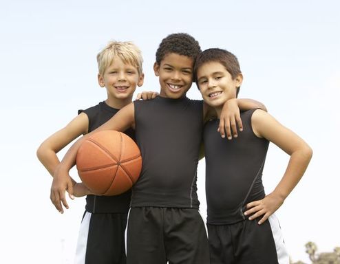 boys with basketball 6453700_xxl.jpg